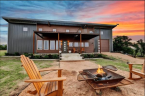 Ranch Overlooking Enchanted Rock - Hot Tub-Gym-Firepit
